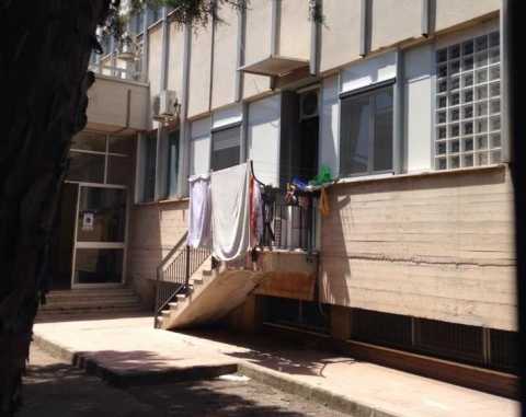 I custodi scolastici: Viviamo nell'edificio e siamo i suoi schiavi